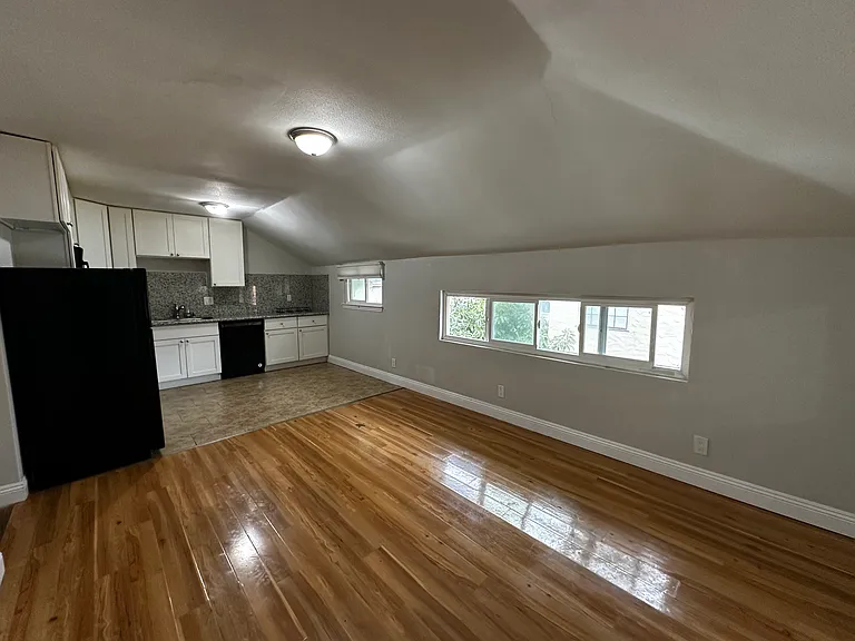 1917 Foothill Blvd #5 — Photo 1