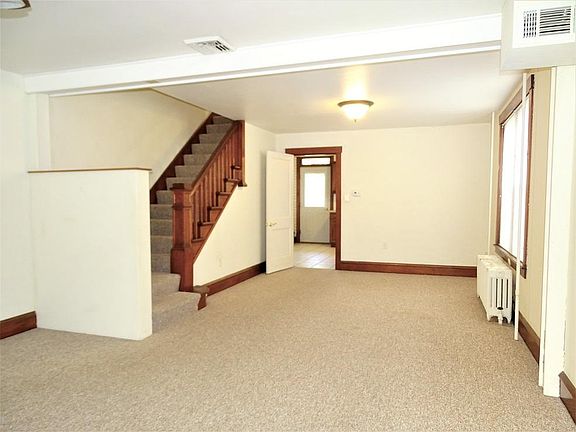 4th image of 43 E Pine St