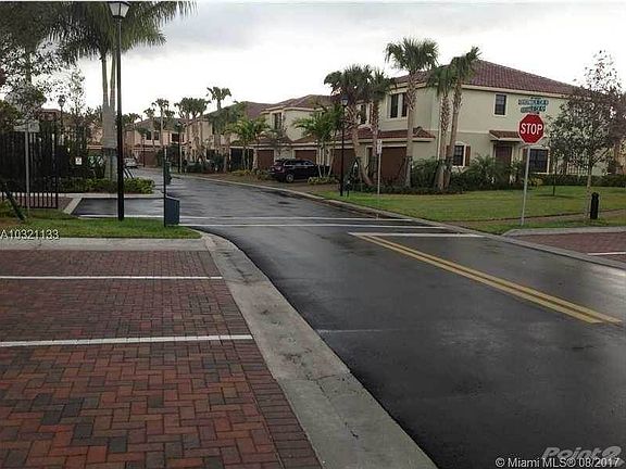 2nd image of 115 Riverwalk Cir W