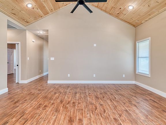 5th image of 103 S Riverbend Dr