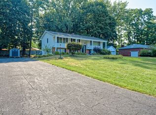 4 Princess Ln, Loudonville, NY 12211