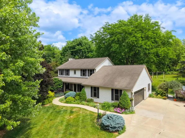 952 Greenway TERRACE, Hartland, WI 53029