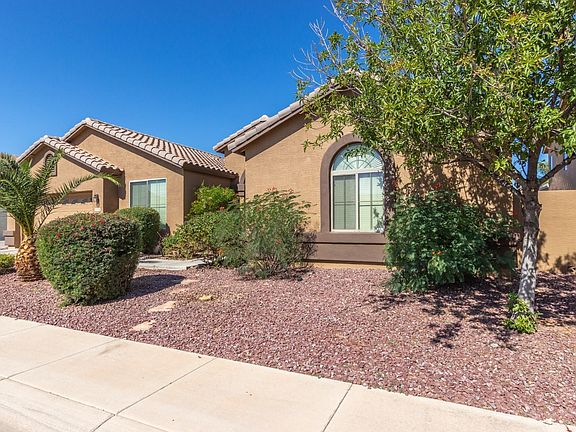 3rd image of 41926 W Capistrano Dr