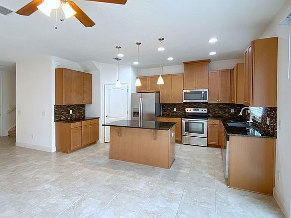 5th image of 14082 Swanley St