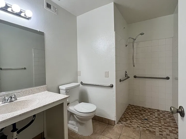 Orange Villa Senior Apartments — Photo 8