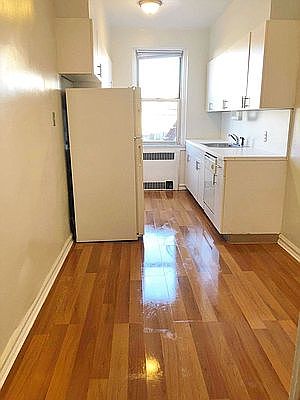 2nd image of 63-89 Saunders St #2Q