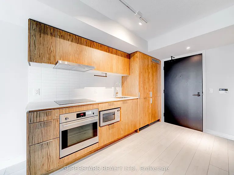 60 Shuter St #2010 — Photo 11