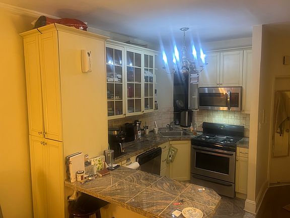 3rd image of 418 E 83rd St APT 2B