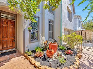 900 Birdsall St, Houston, TX 77007