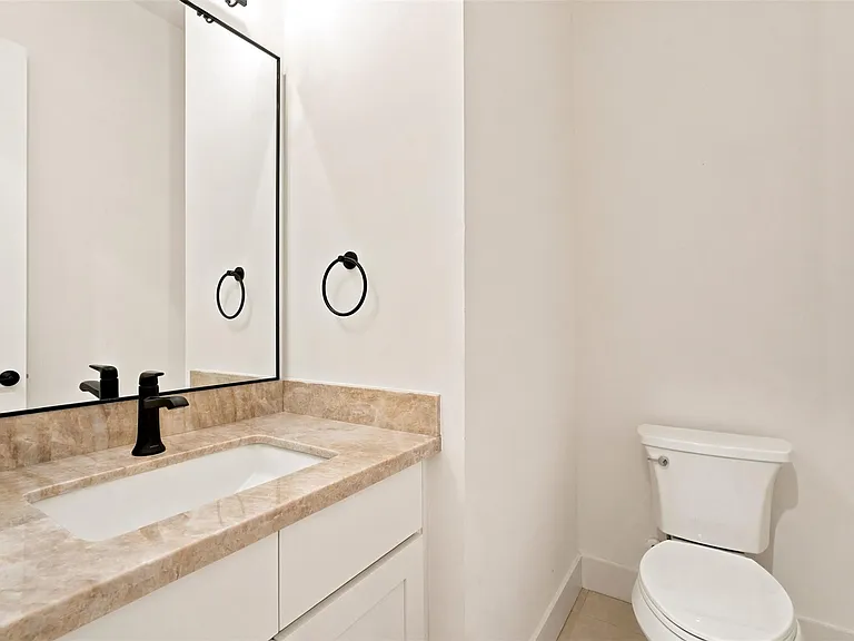 1435 Lawrence St — Photo 11