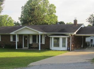 1205 NW 10th St, Stigler, OK 74462