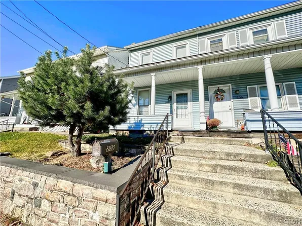 208 Chestnut St, Slatington, PA 18080