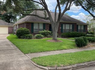 1704 Brill Dr, Friendswood, TX 77546