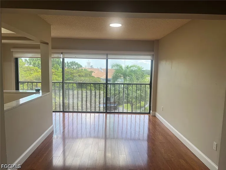 7430 Lake Breeze Dr #505 — Photo 16