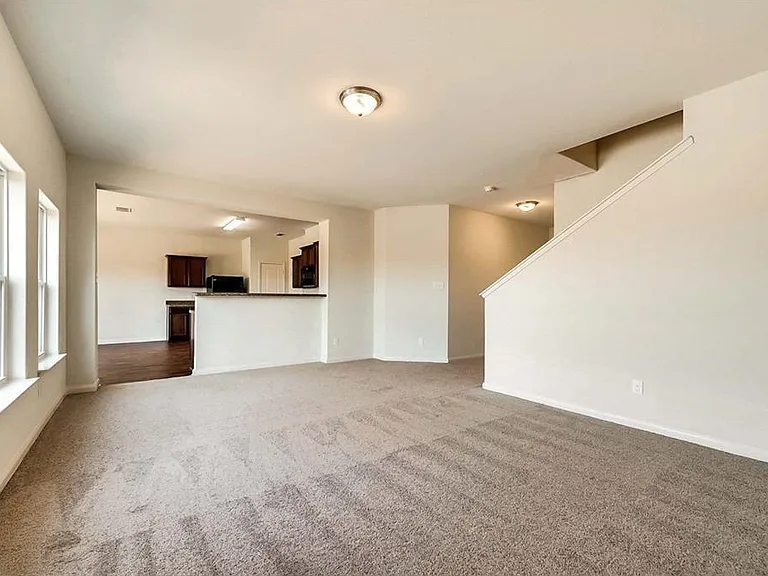 1810 Douglas St — Photo 3