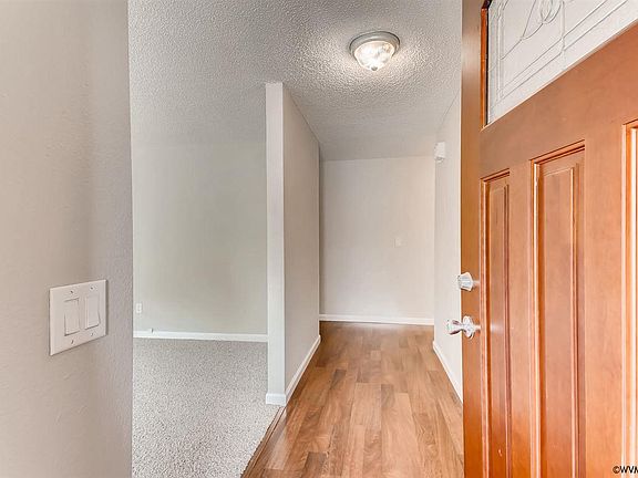 5th image of 803 Dove Ave NE