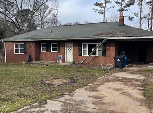 4 Oak St, Ware Shoals, SC 29692