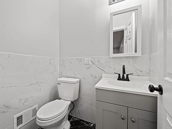 4th image of 348 Forrest St