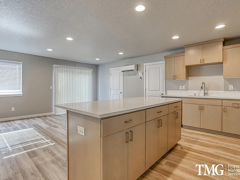 4802 NE 37th Ct — Photo 9