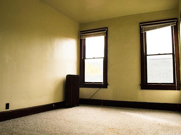 5th image of 407 Clinton St #3W