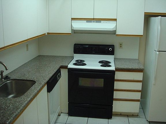 2nd image of 15385 S Dixie Hwy APT 19
