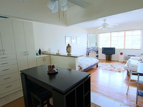 4th image of 1601 Lenox Ave APT 6