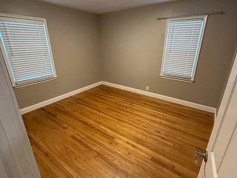 606 Gardenia Ave — Photo 10