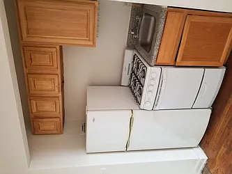 Rented by Max & Associates Realty Corp