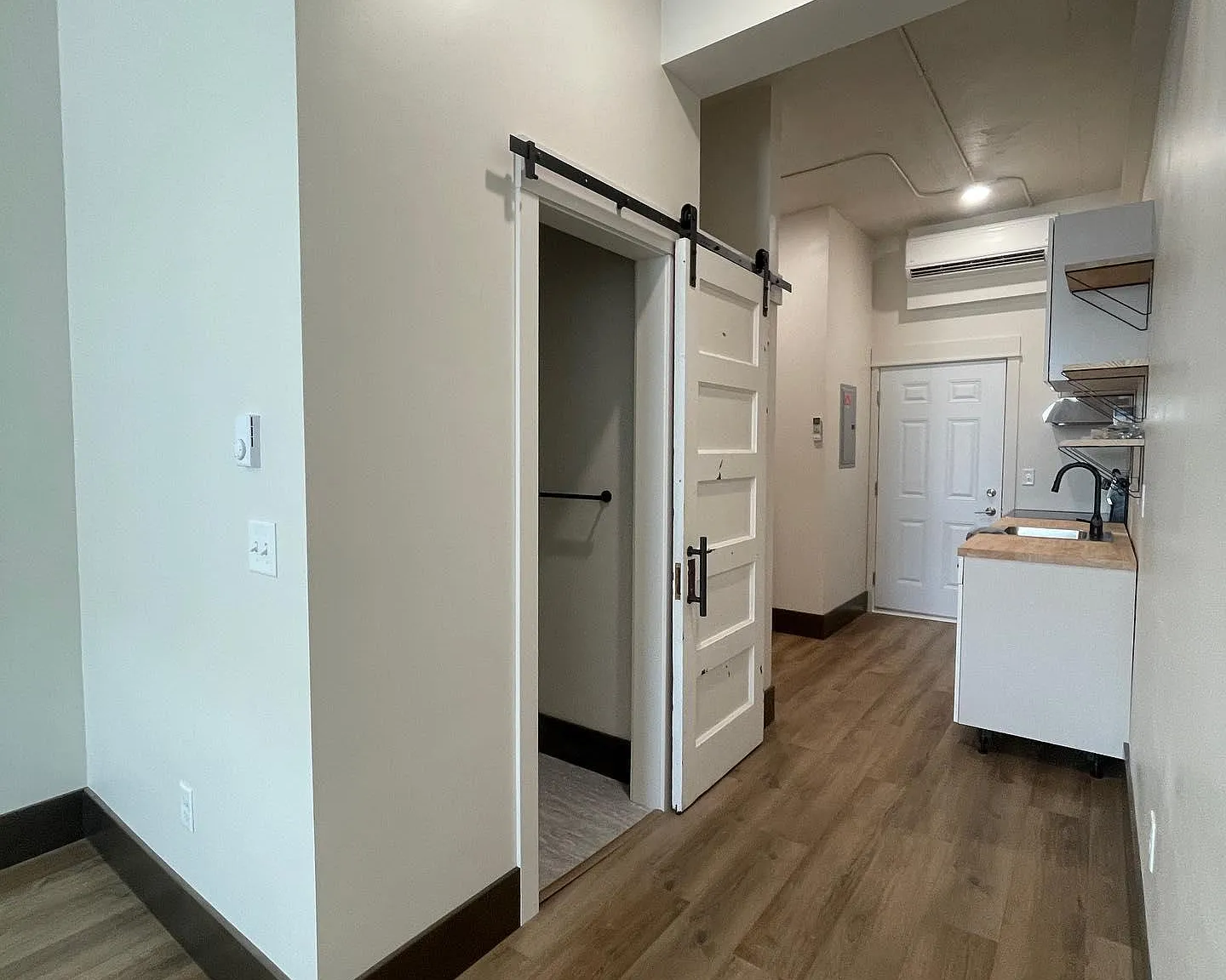 418 Main Ave — Photo 4