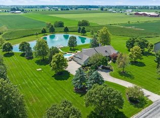 18522 Darling Rd, Woodburn, IN 46797