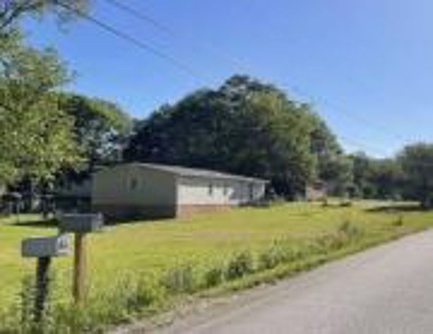 2nd image of 86 Carroll St