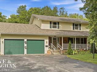 137 E Meldrum Cir, Saint Clair, MI 48079