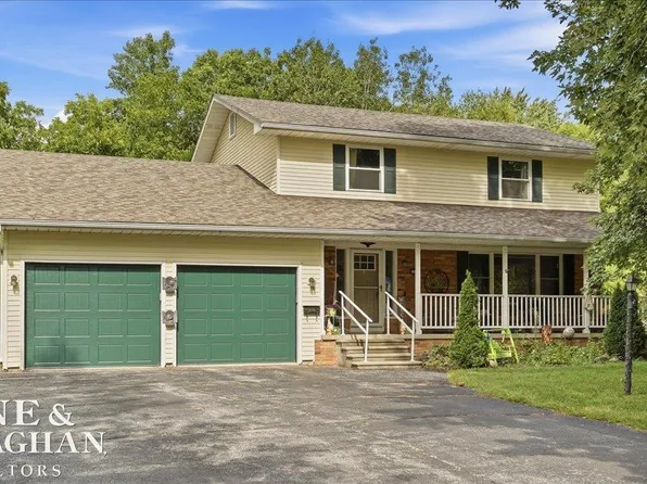 137 E Meldrum Cir, Saint Clair, MI 48079