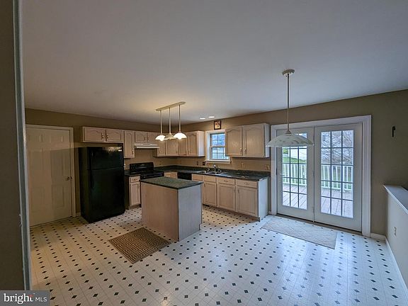 2nd image of 183 Darlington Cir