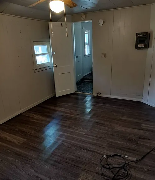 906 Gilbert St — Photo 7
