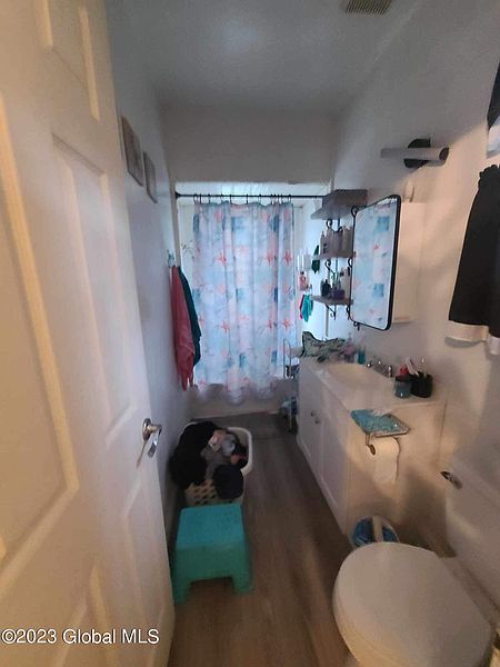 4th image of 64 Fox Street
