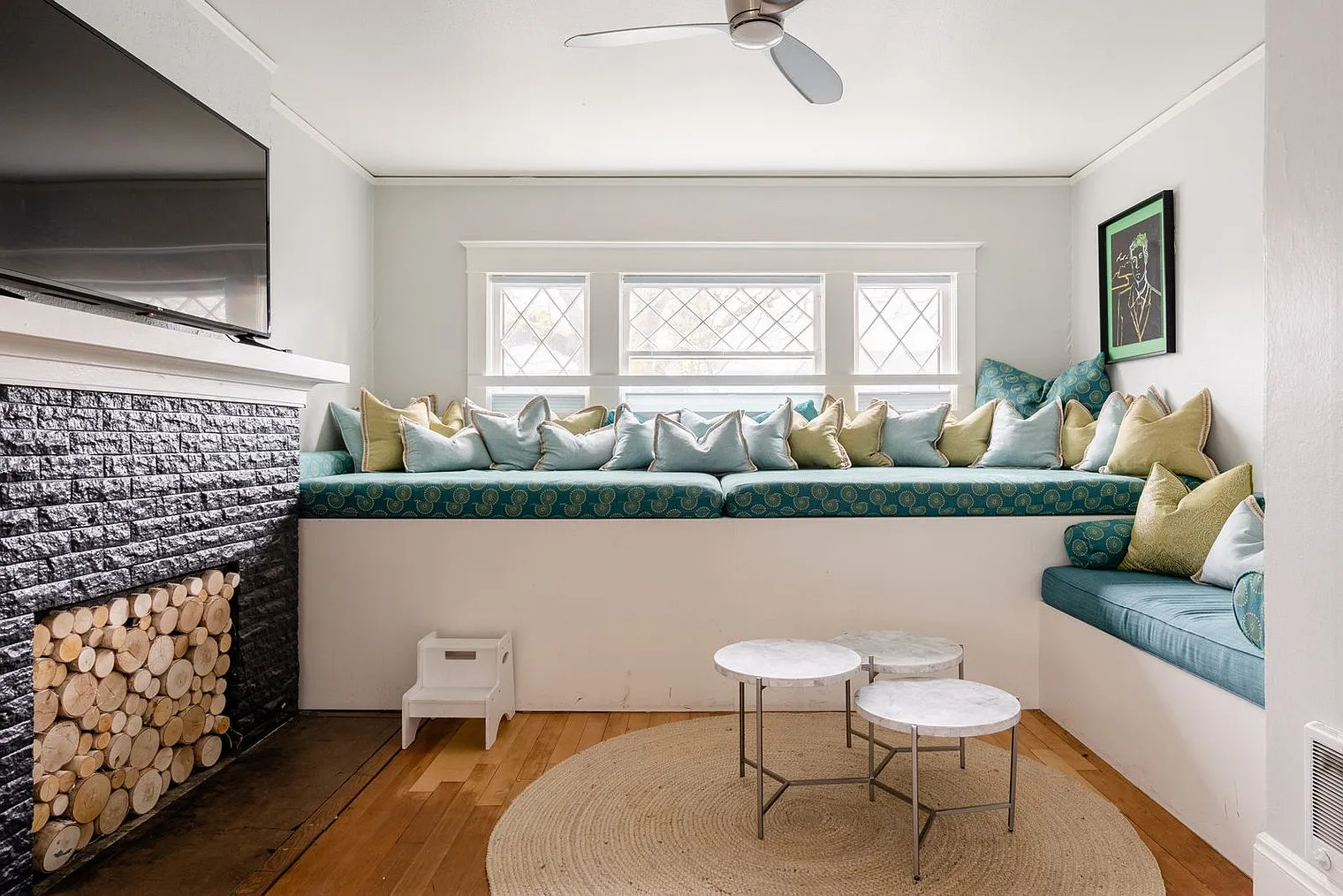 1 bed, 1.0 bath, 592 sqft, $2,528 — Photo 2