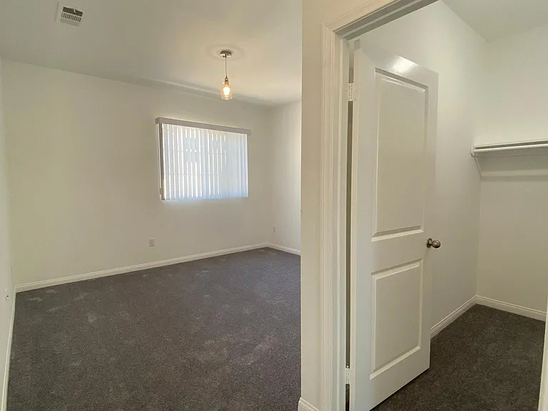9731 Vesper Ave #9 — Photo 26