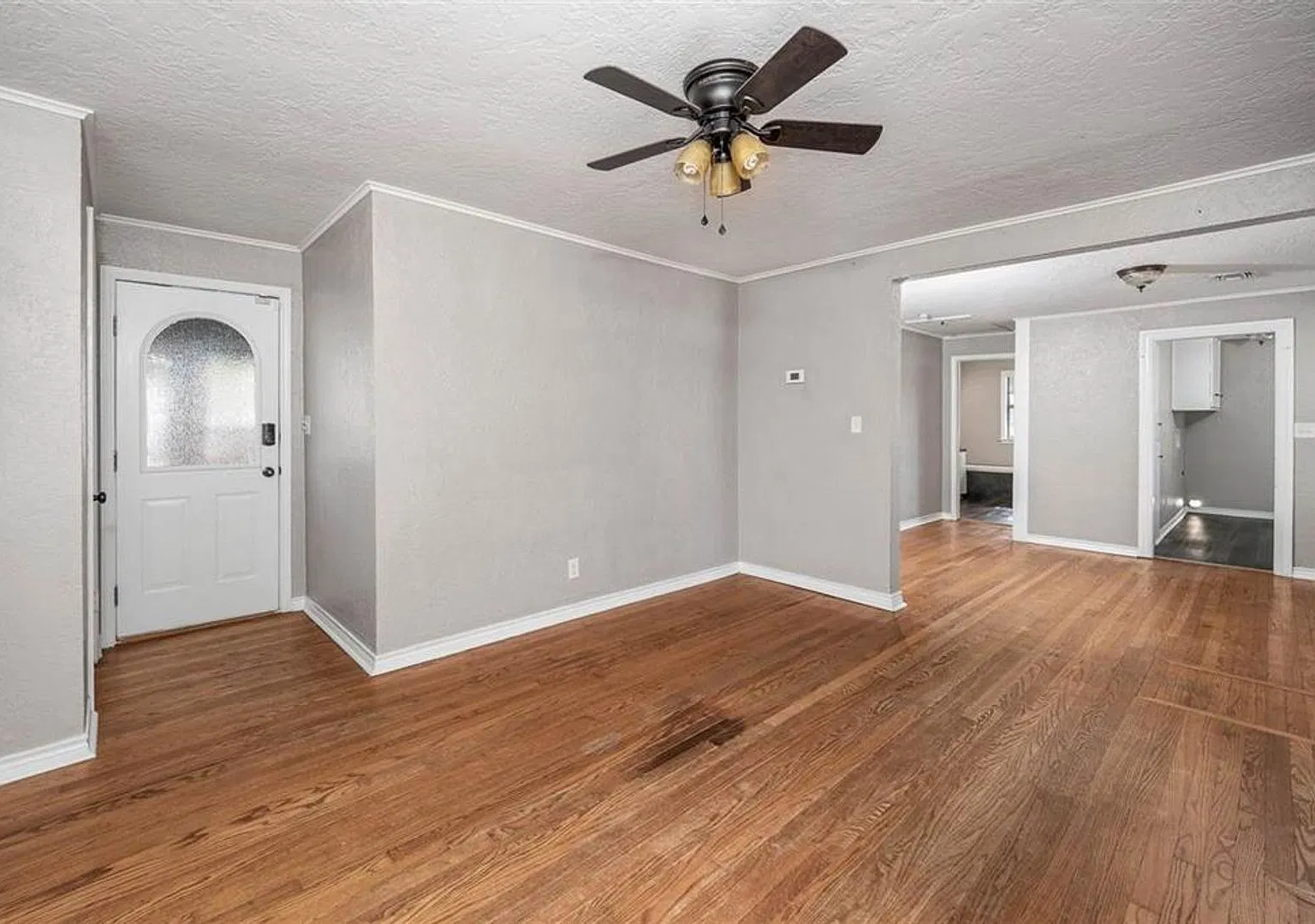 1707 NW Oak Avenue — Photo 3