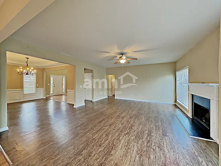 327 Meadowcrest Cir — Photo 8