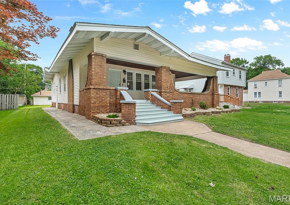 1st image of 304 Sotier Pl