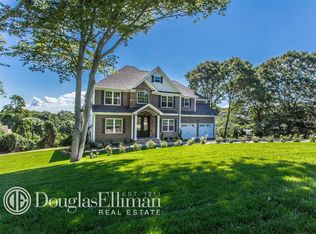 68 Louise Ct, Riverhead, NY 11901