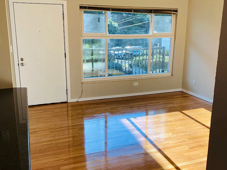 1226 Taylor Ave N #1 — Photo 8