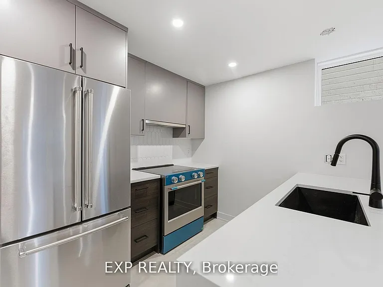 512 Roosevelt Ave #A2 — Photo 5