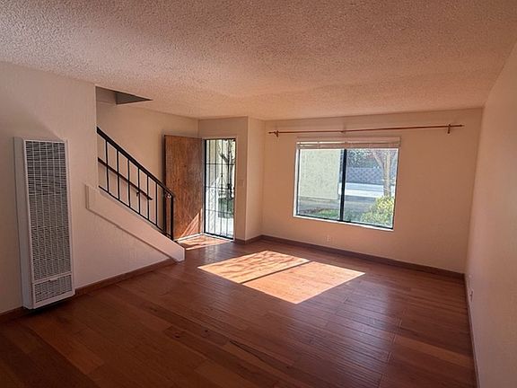 4th image of 505 Del Valle Cir
