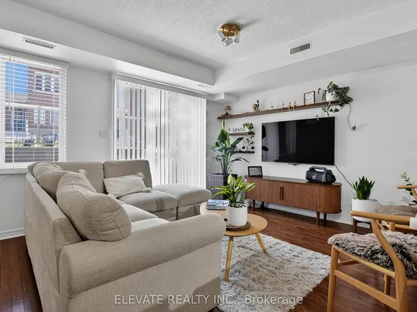 25 Turntable Cres #141, Toronto, ON M6H 4K8