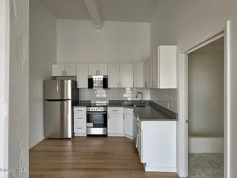 155 River St #5A — Photo 4