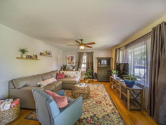 4th image of 1059 Broad Hill Dr