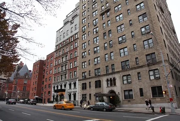 Rented by Buchbinder & Warren | media 21