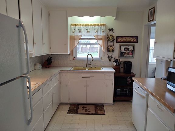 3rd image of 5029 Reinhardt Ln